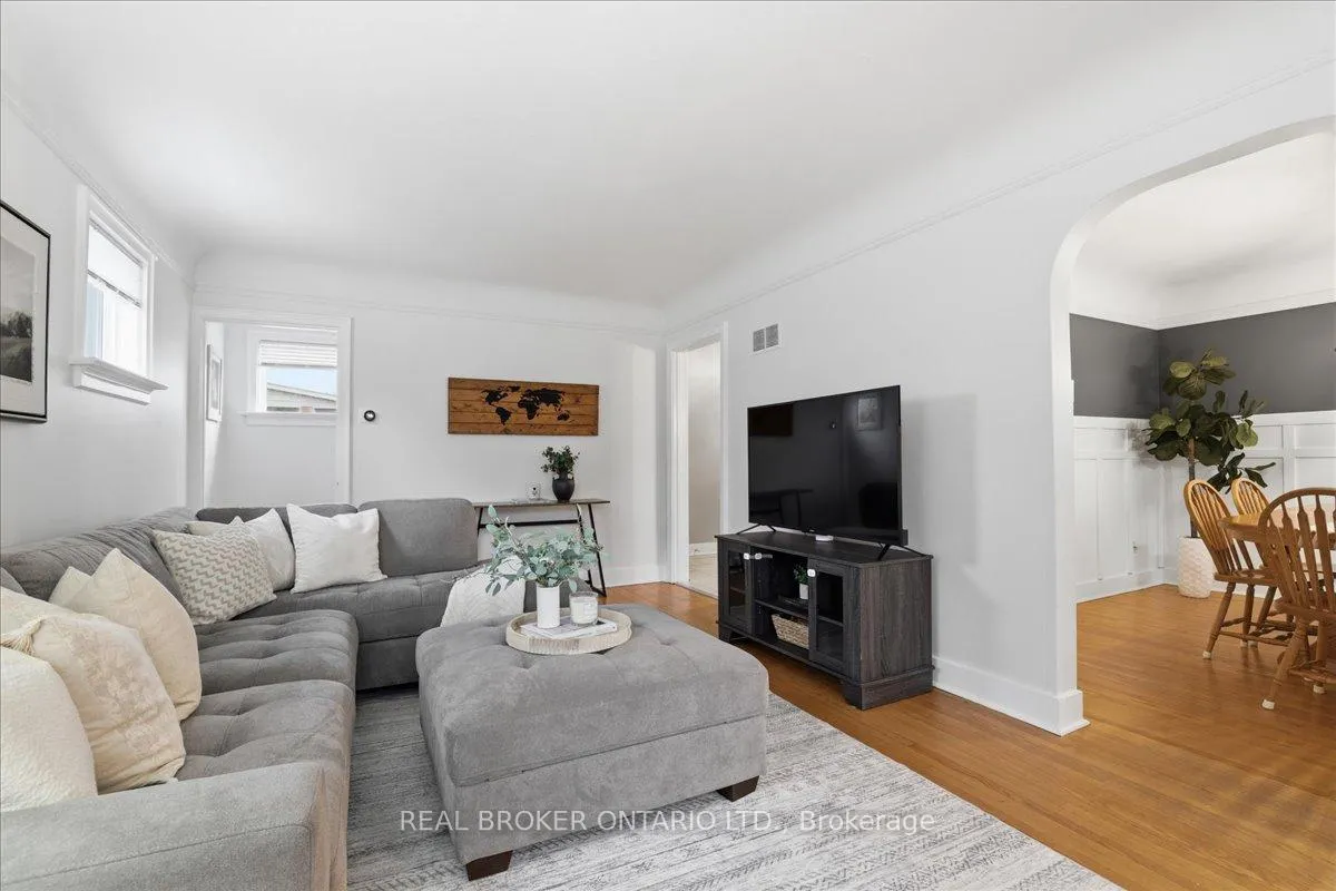 Photo 6 of 652 Weber Street E, Kitchener — HOMEH