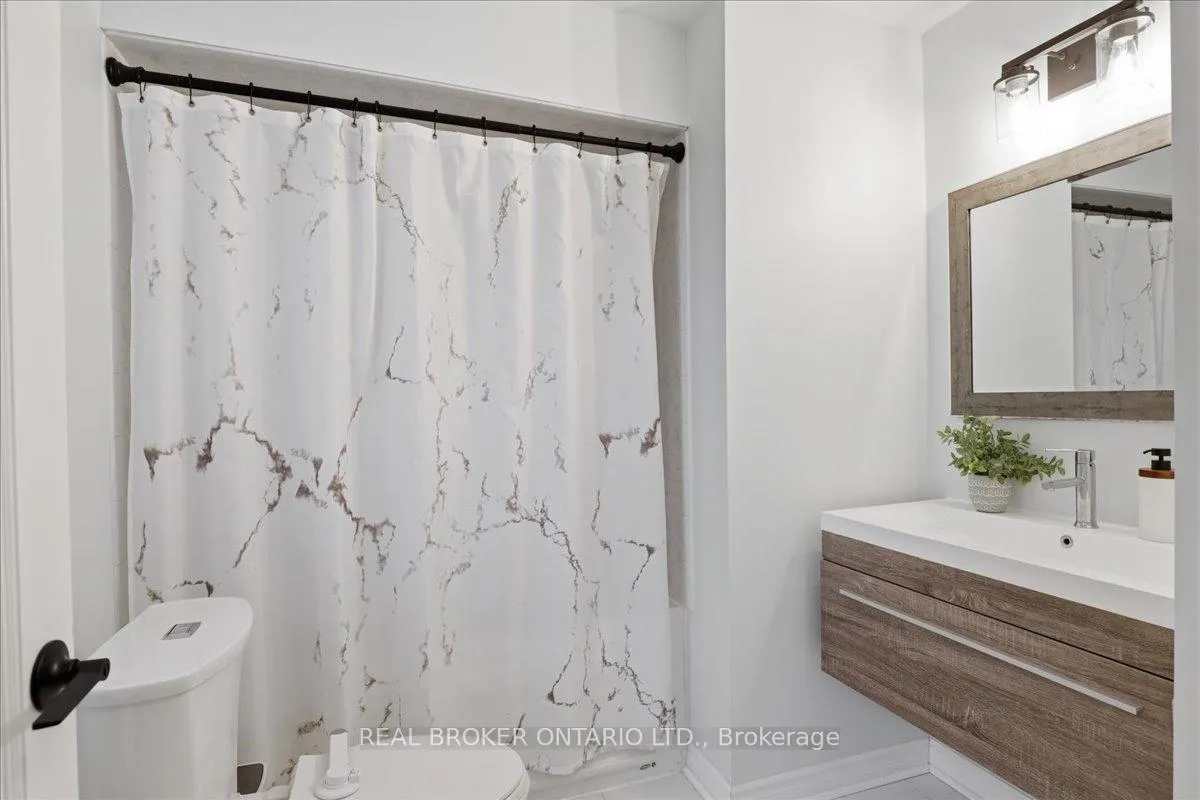 Photo 15 of 652 Weber Street E, Kitchener — HOMEH