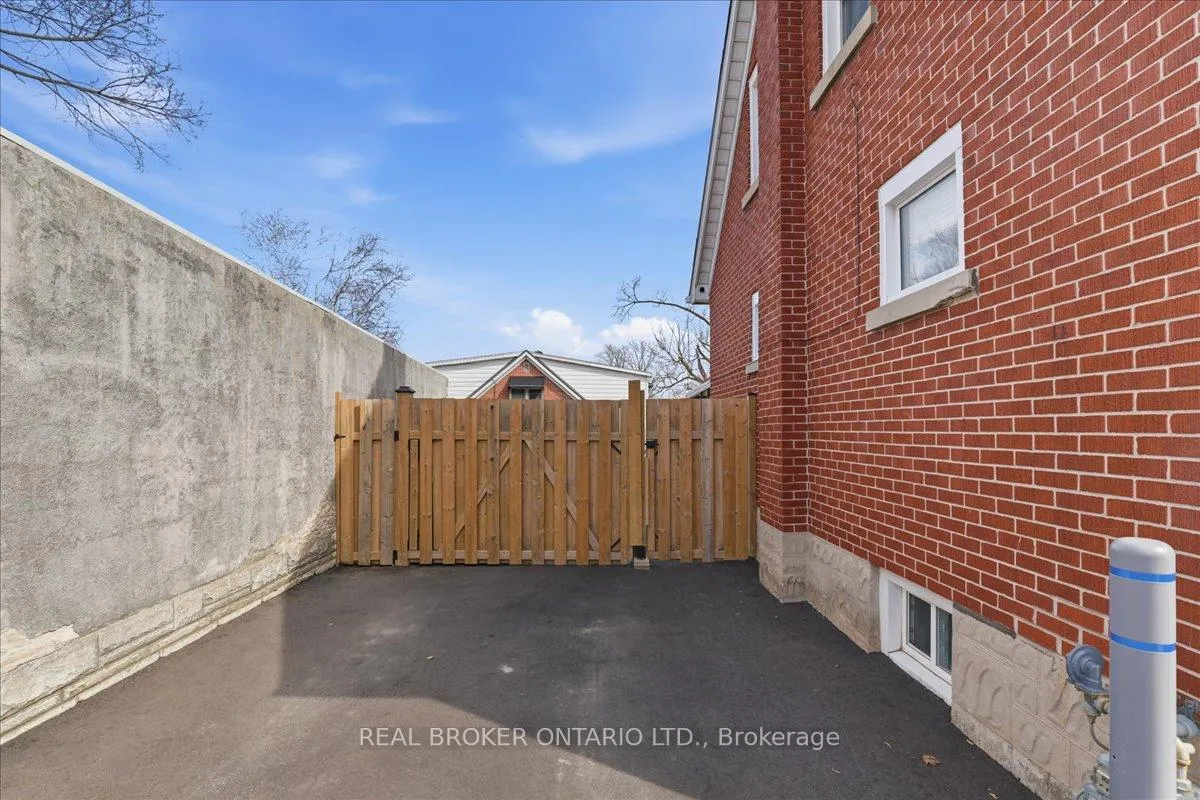 Photo 24 of 652 Weber Street E, Kitchener — HOMEH