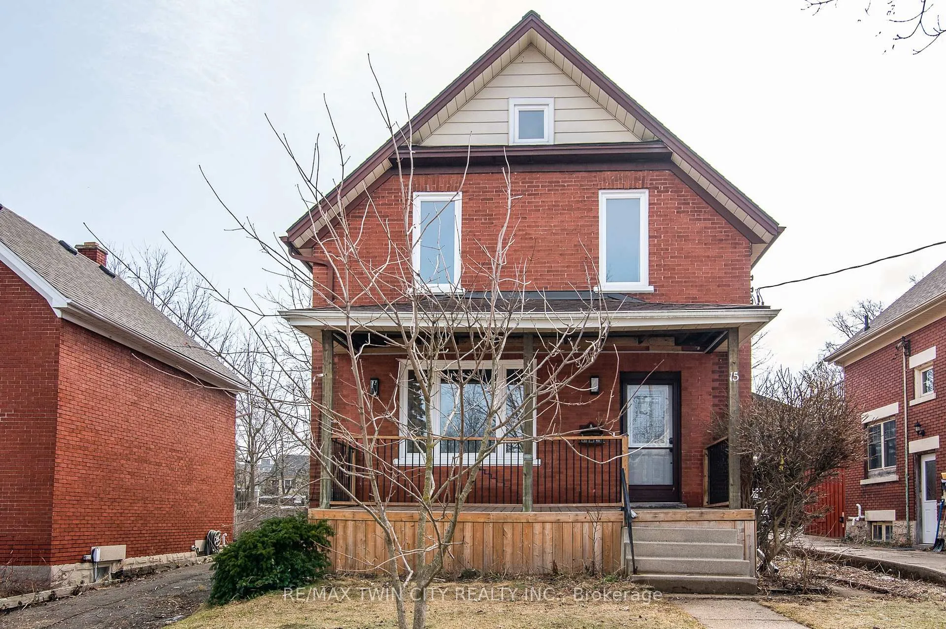 Photo 2 of 15 Herlan Avenue, Kitchener — HOMEH