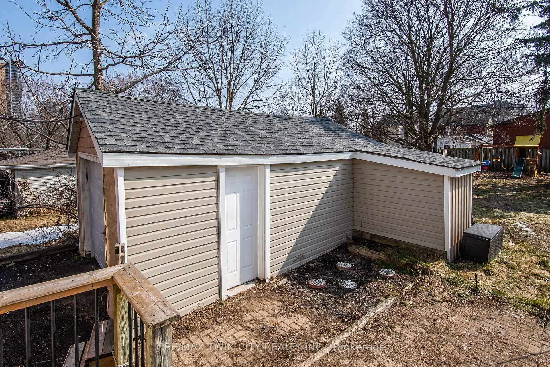 Photo 8 of 15 Herlan Avenue, Kitchener — HOMEH