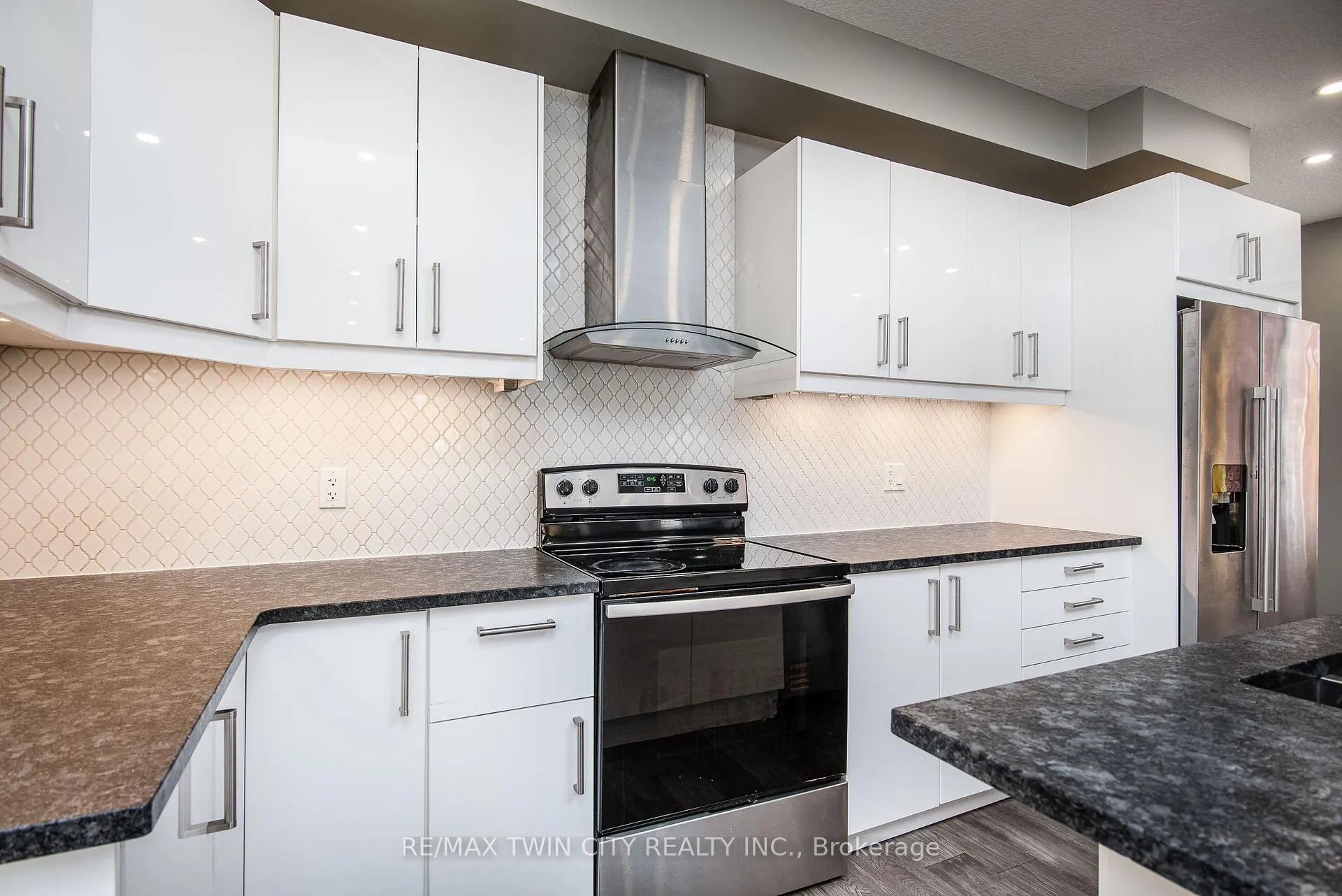 Photo 17 of 15 Herlan Avenue, Kitchener — HOMEH