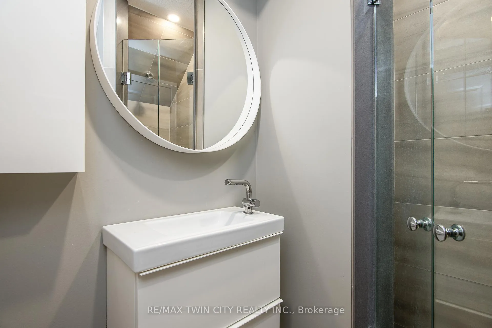 Photo 30 of 15 Herlan Avenue, Kitchener — HOMEH