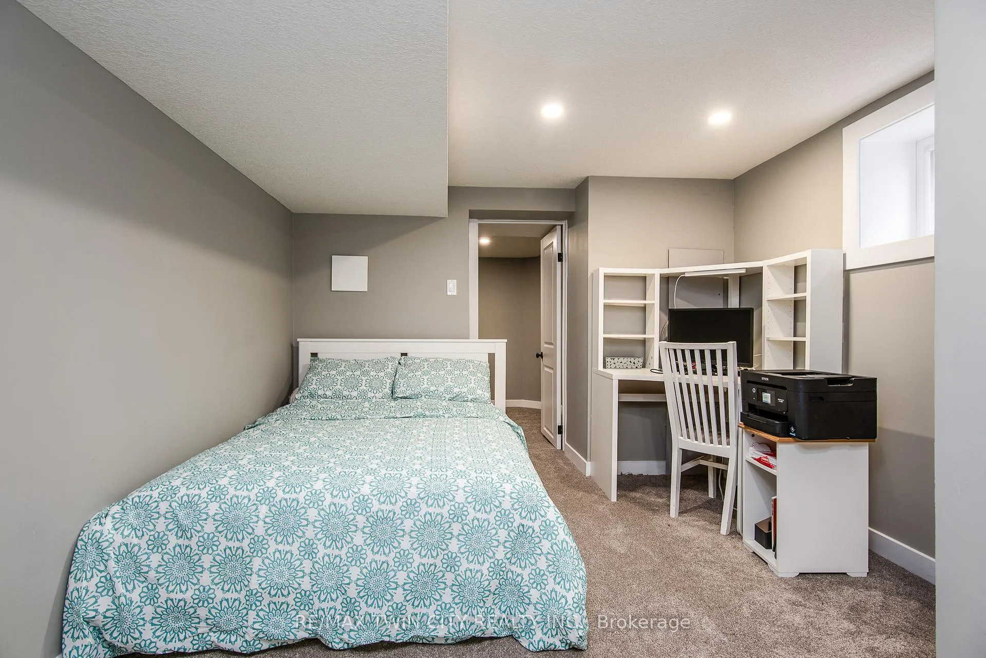Photo 46 of 15 Herlan Avenue, Kitchener — HOMEH