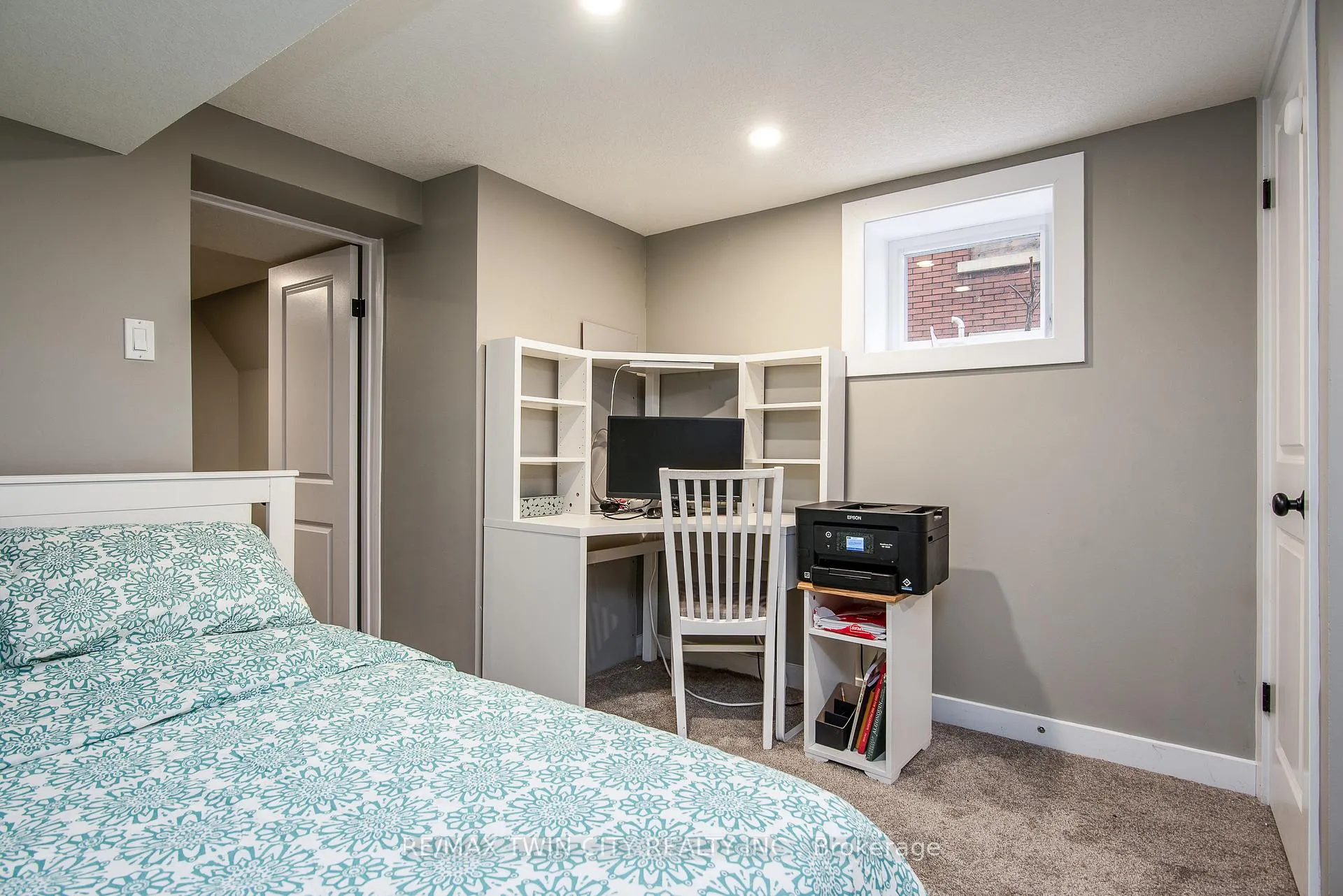Photo 47 of 15 Herlan Avenue, Kitchener — HOMEH