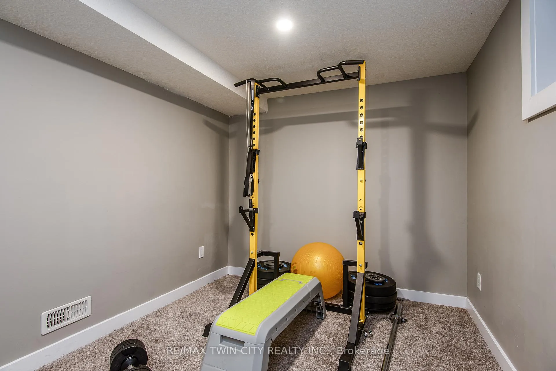 Photo 50 of 15 Herlan Avenue, Kitchener — HOMEH