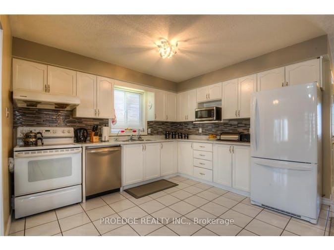 Photo 5 of 263 Bankside Drive, Kitchener — HOMEH