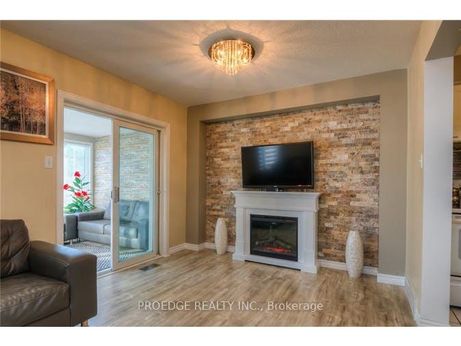Photo 10 of 263 Bankside Drive, Kitchener — HOMEH