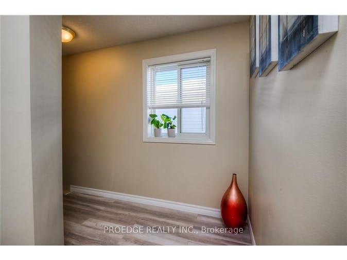 Photo 14 of 263 Bankside Drive, Kitchener — HOMEH