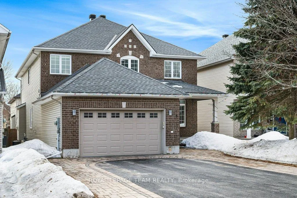 Front of 8 Thunderbird Crescent