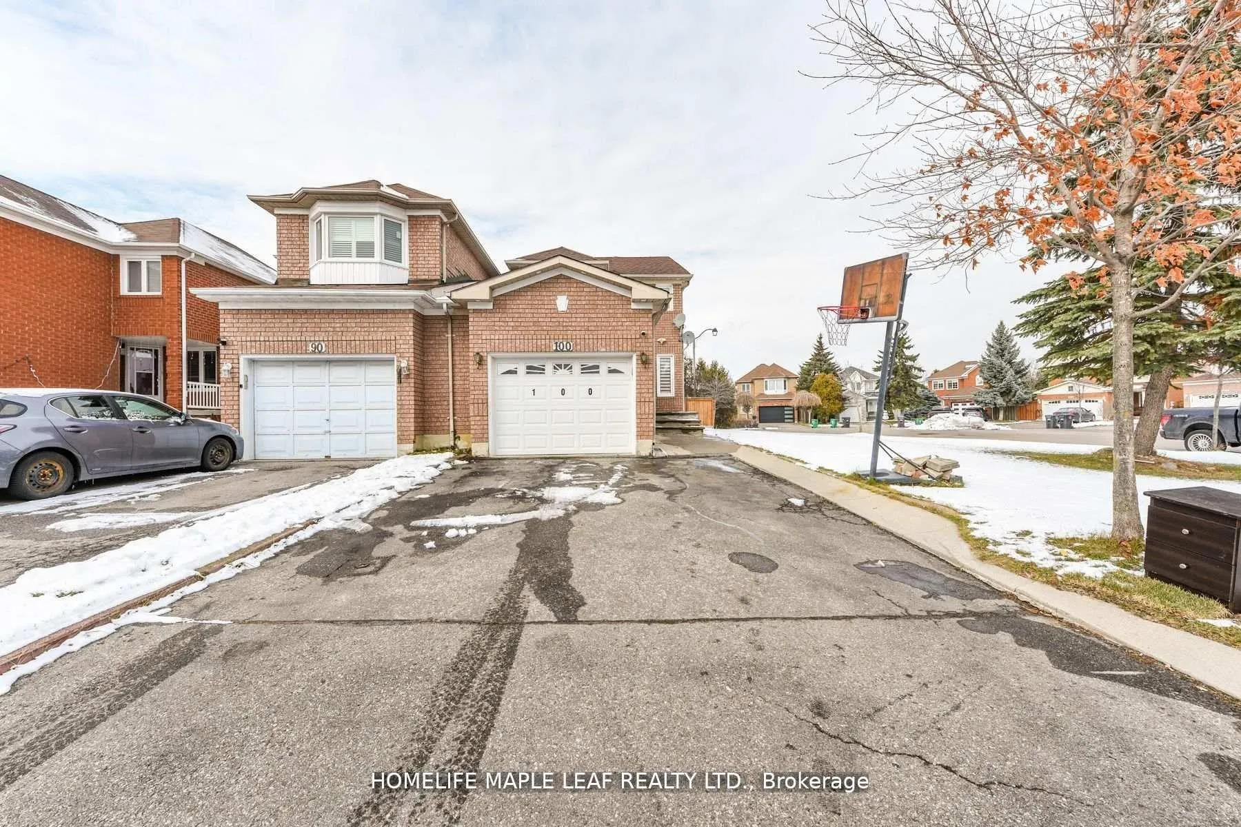 Photo 2 of 100 Alaskan Summit Court W, Brampton, Sandringham-Wellington — HOMEH