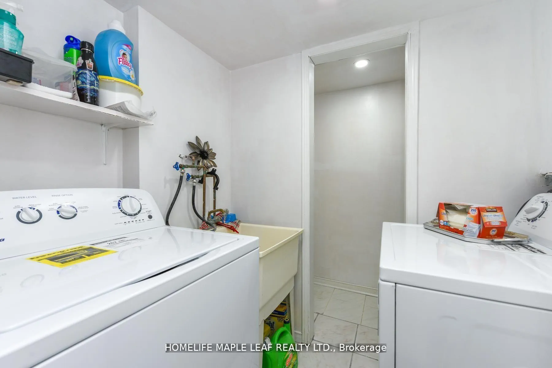 Photo 7 of 100 Alaskan Summit Court W, Brampton, Sandringham-Wellington — HOMEH