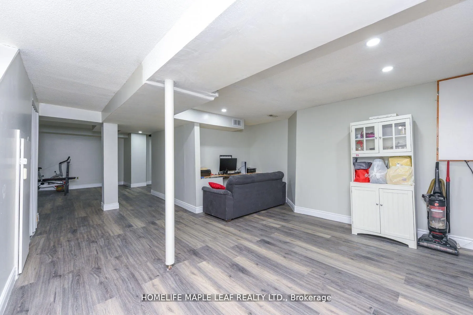 Photo 9 of 100 Alaskan Summit Court W, Brampton, Sandringham-Wellington — HOMEH
