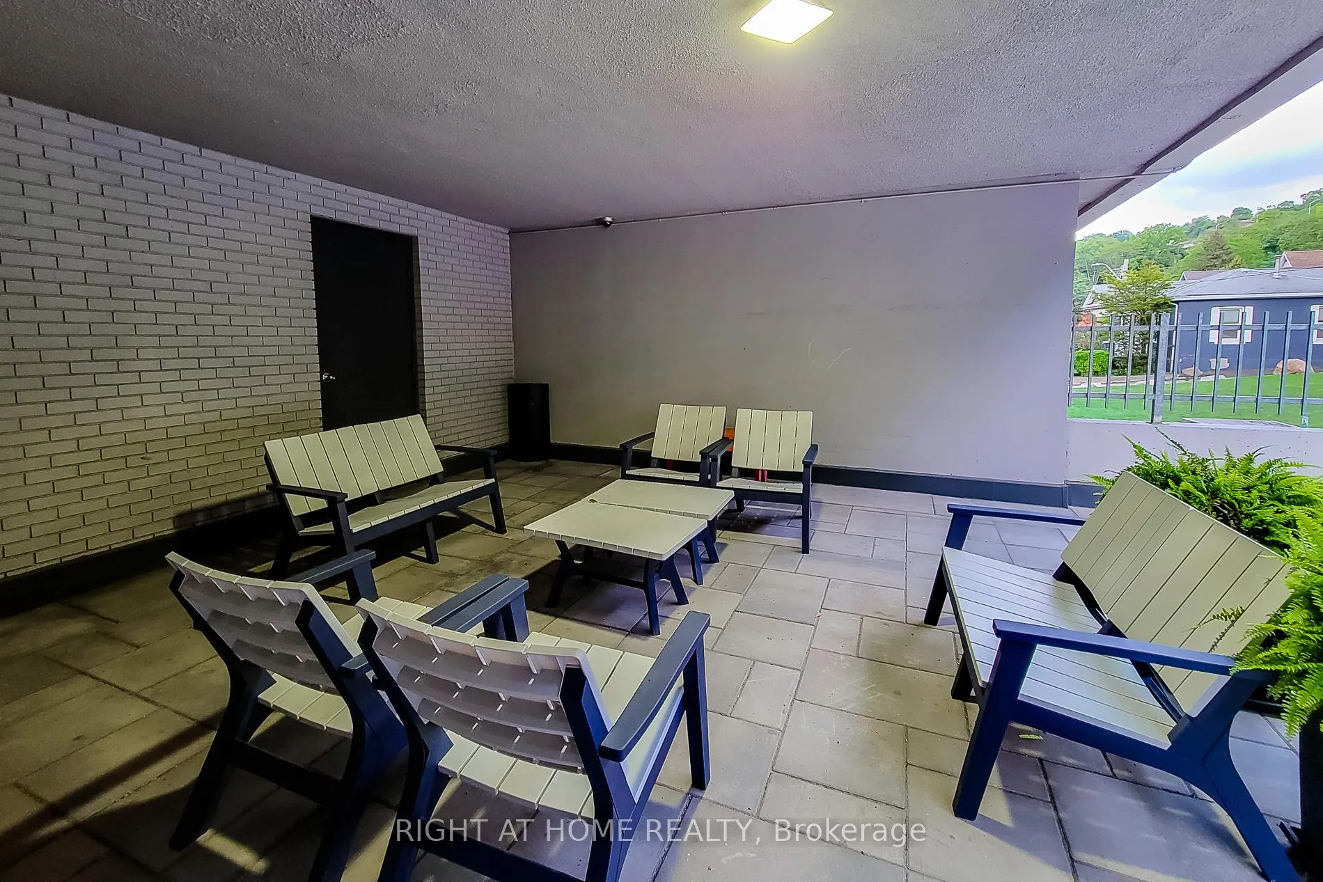 Photo 6 of Unit 601, 150 Charlton Avenue E, Hamilton, Corktown — HOMEH