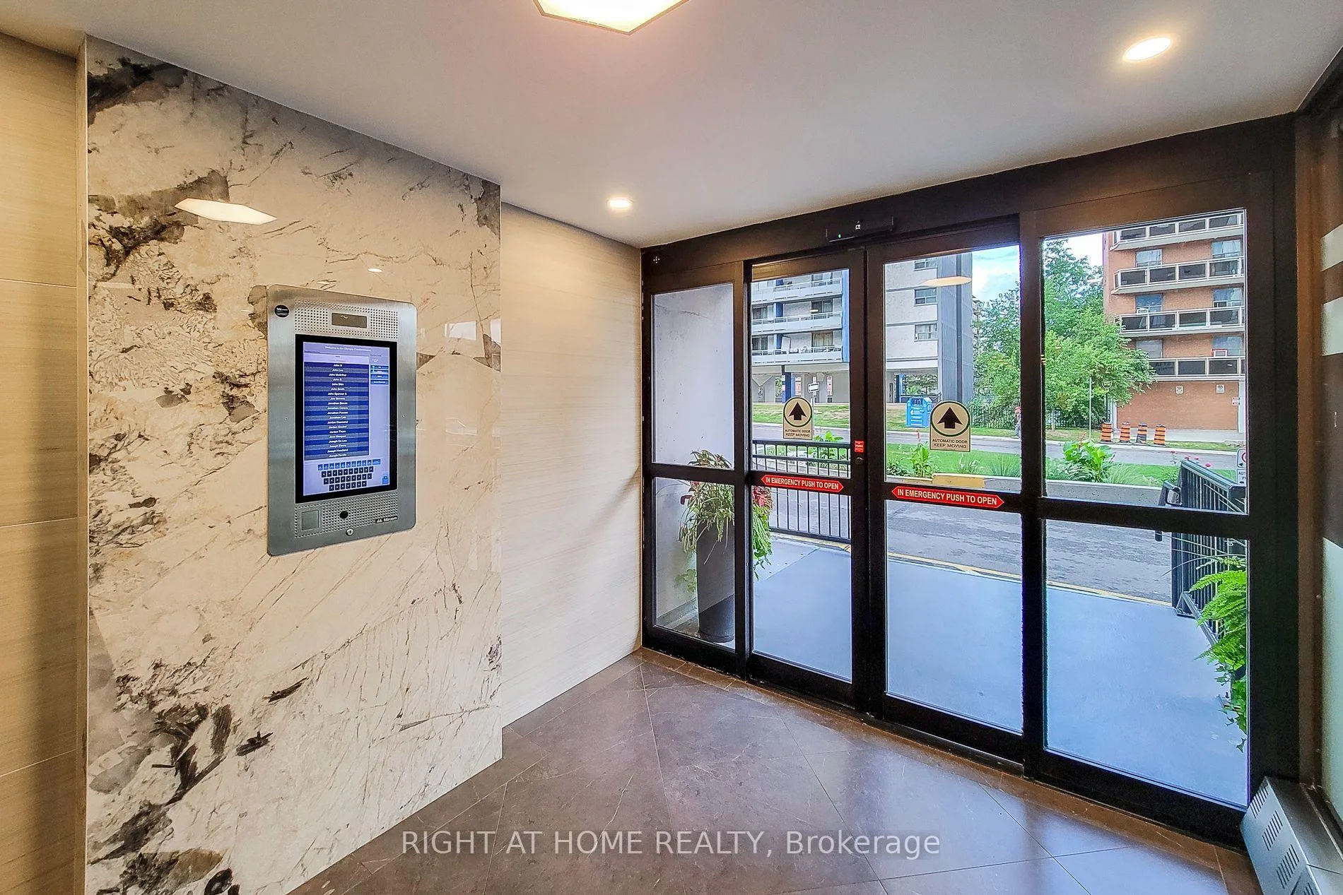 Photo 9 of Unit 601, 150 Charlton Avenue E, Hamilton, Corktown — HOMEH