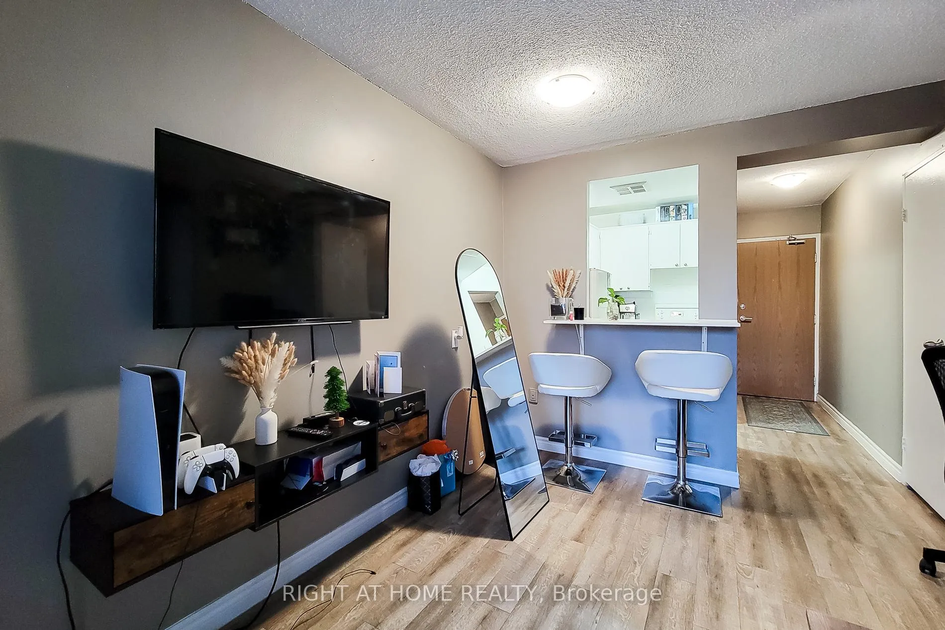 Photo 22 of Unit 601, 150 Charlton Avenue E, Hamilton, Corktown — HOMEH