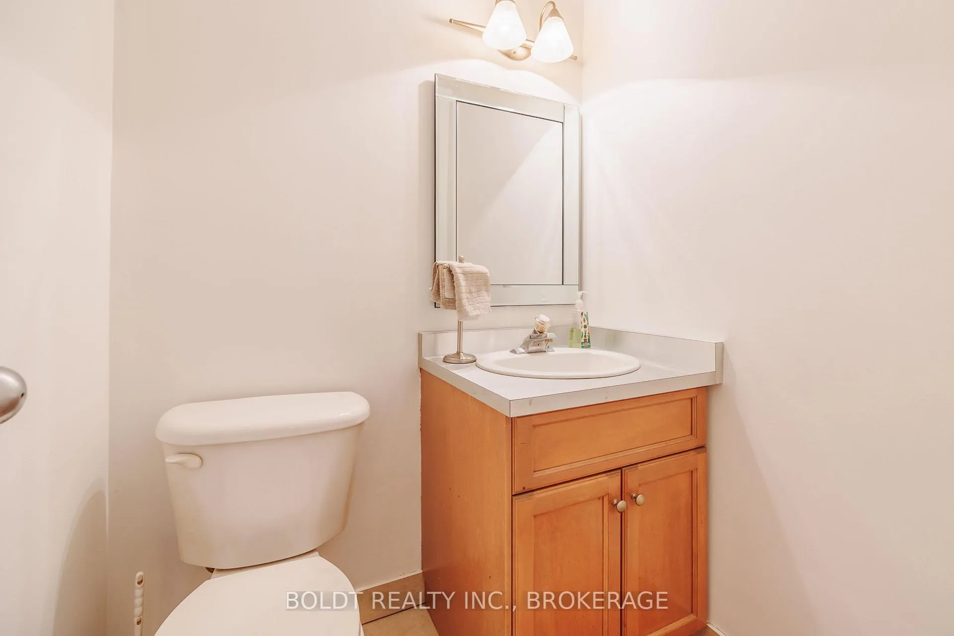 Photo 7 of 6760 Wilinger Street, Niagara Falls, Stamford — HOMEH