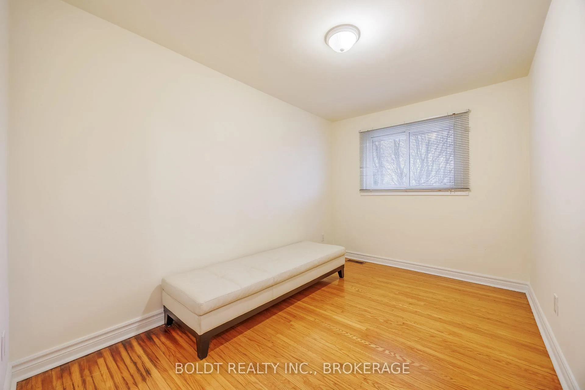 Photo 11 of 6760 Wilinger Street, Niagara Falls, Stamford — HOMEH
