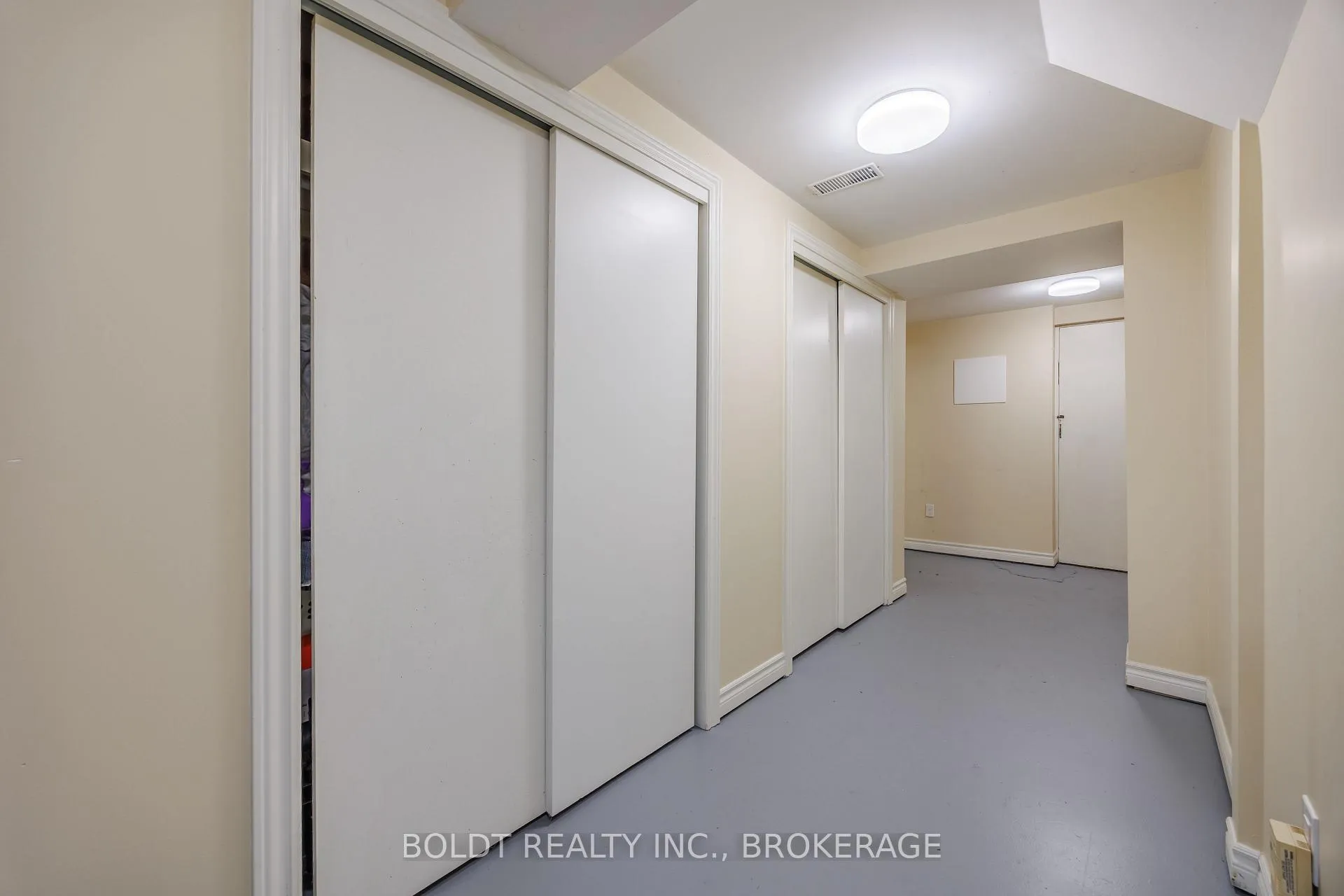 Photo 14 of 6760 Wilinger Street, Niagara Falls, Stamford — HOMEH