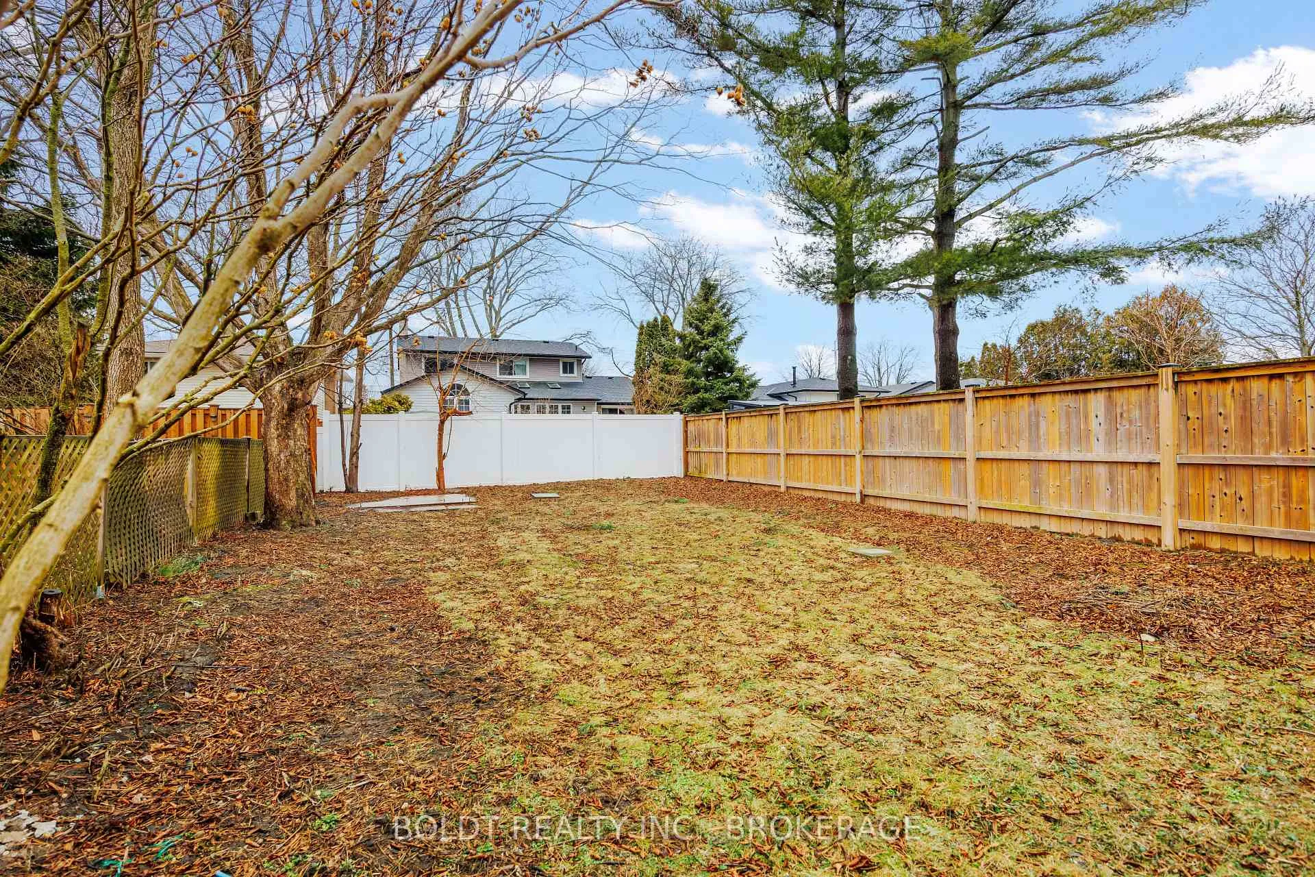 Photo 16 of 6760 Wilinger Street, Niagara Falls, Stamford — HOMEH