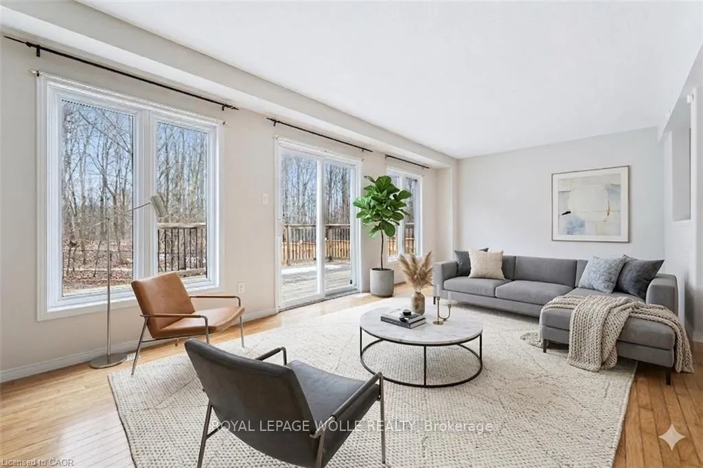 Photo 6 of 535 Blue Beech Boulevard, Waterloo, Columbia Forest — HOMEH