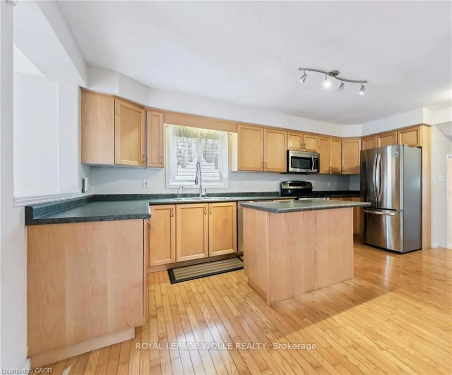 Photo 10 of 535 Blue Beech Boulevard, Waterloo, Columbia Forest — HOMEH