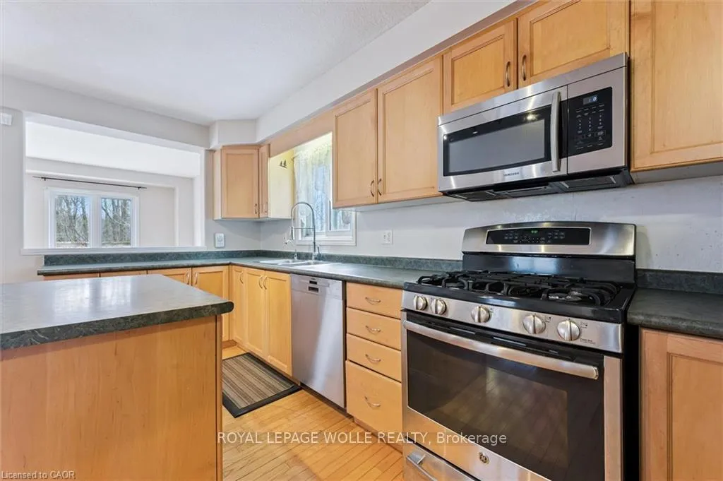 Photo 12 of 535 Blue Beech Boulevard, Waterloo, Columbia Forest — HOMEH