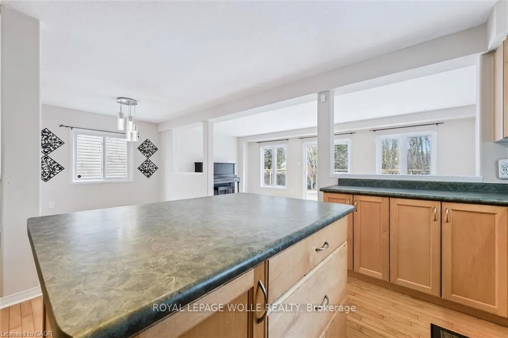 Photo 13 of 535 Blue Beech Boulevard, Waterloo, Columbia Forest — HOMEH