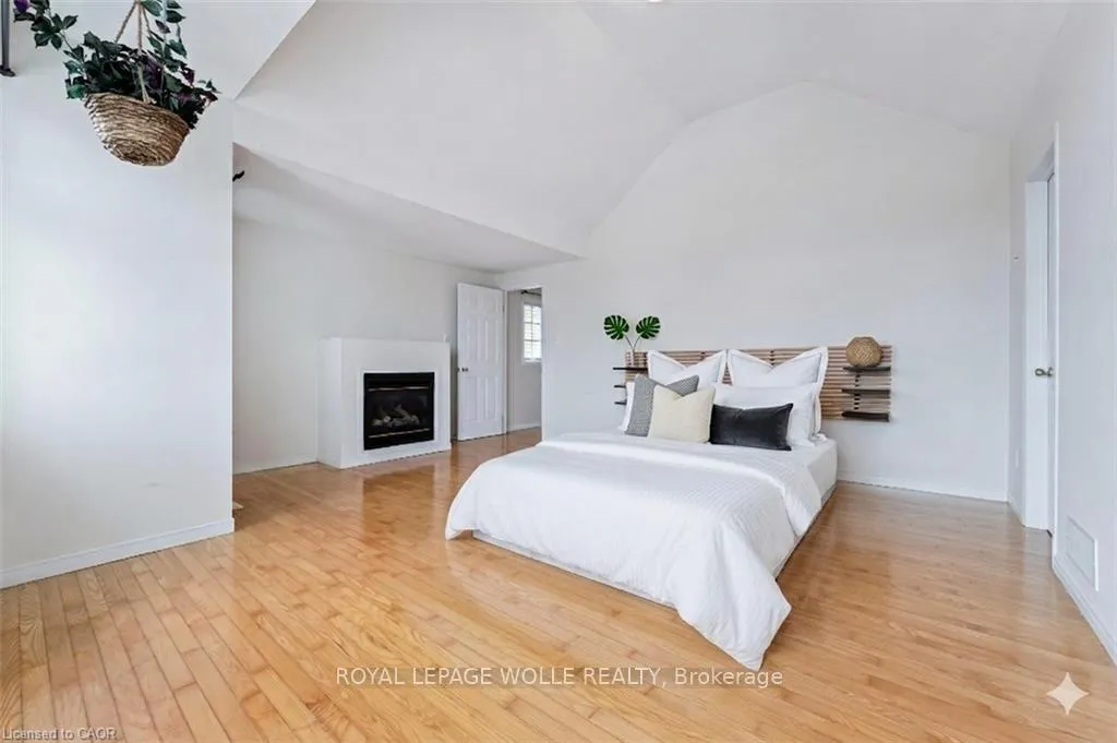 Photo 22 of 535 Blue Beech Boulevard, Waterloo, Columbia Forest — HOMEH