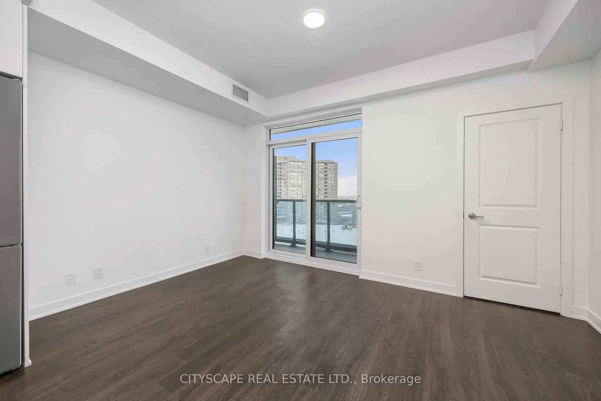 Photo 8 of Unit 501, 30 Upper Mall Way, Vaughan, Brownridge — HOMEH
