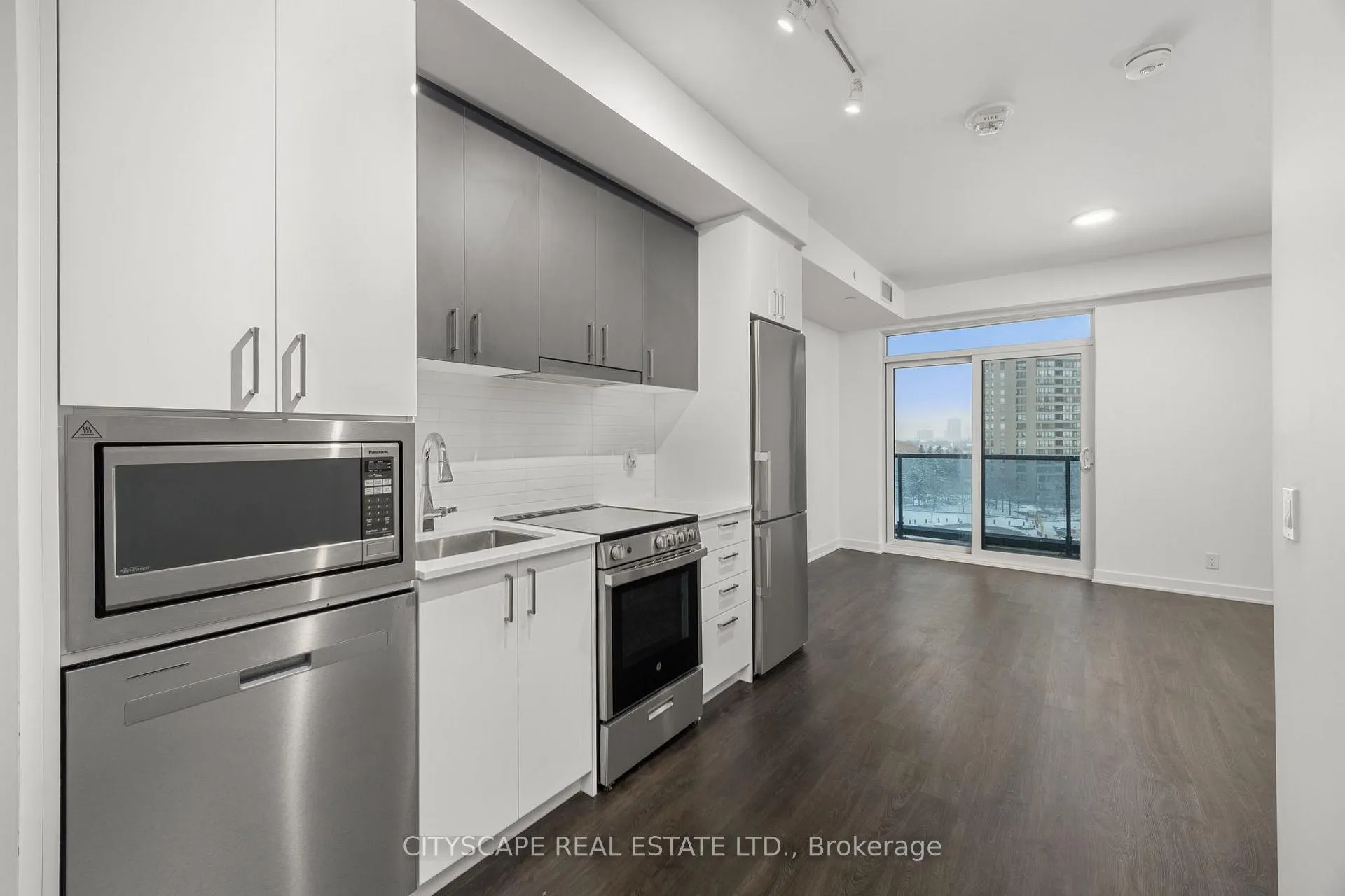 Photo 11 of Unit 501, 30 Upper Mall Way, Vaughan, Brownridge — HOMEH