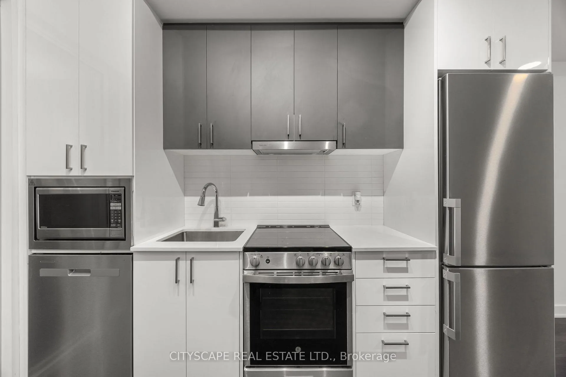 Photo 12 of Unit 501, 30 Upper Mall Way, Vaughan, Brownridge — HOMEH