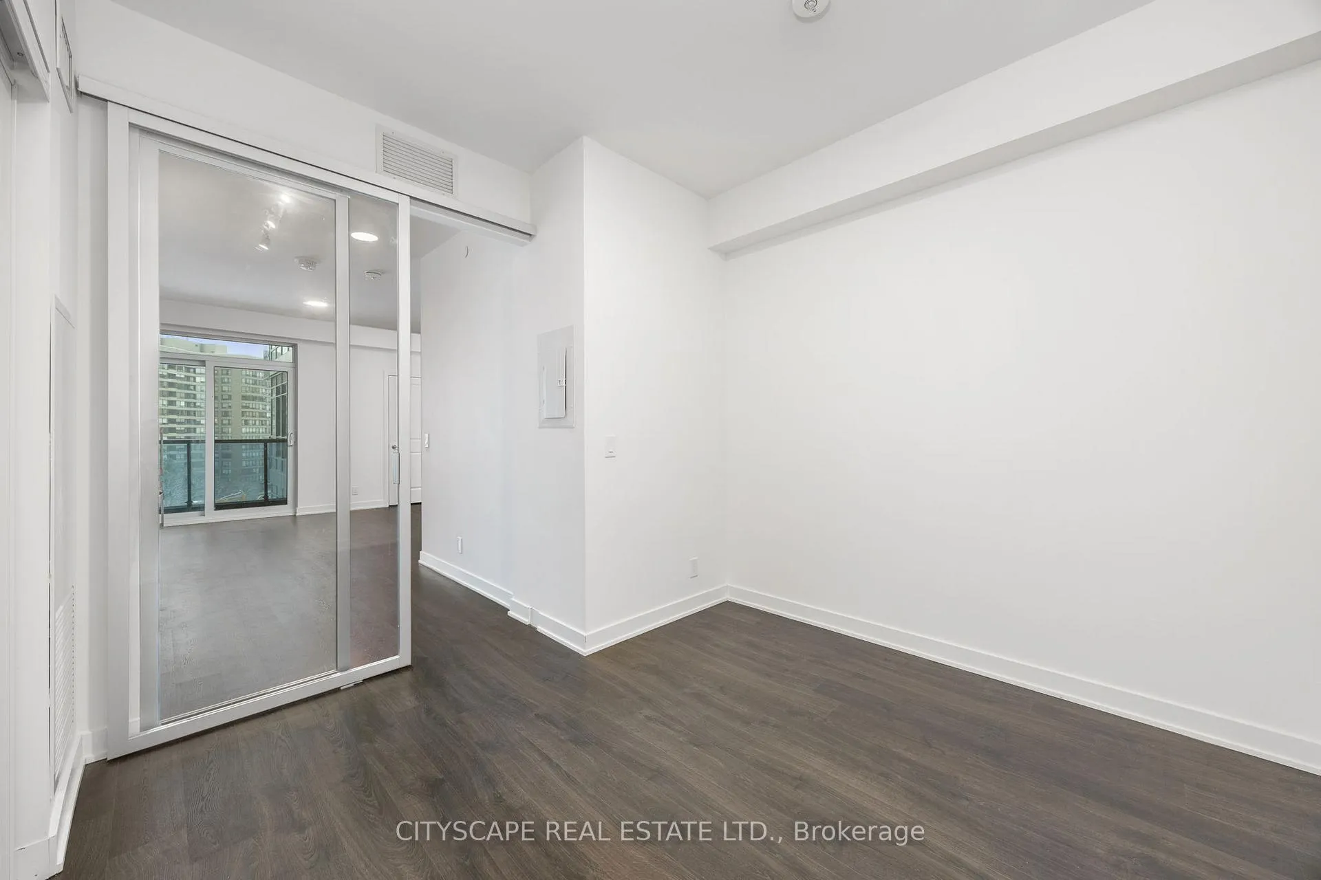 Photo 13 of Unit 501, 30 Upper Mall Way, Vaughan, Brownridge — HOMEH