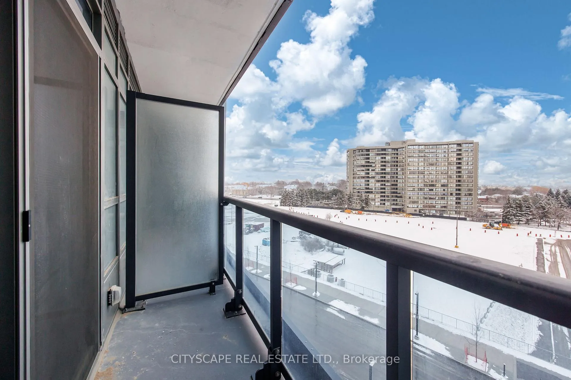 Photo 16 of Unit 501, 30 Upper Mall Way, Vaughan, Brownridge — HOMEH