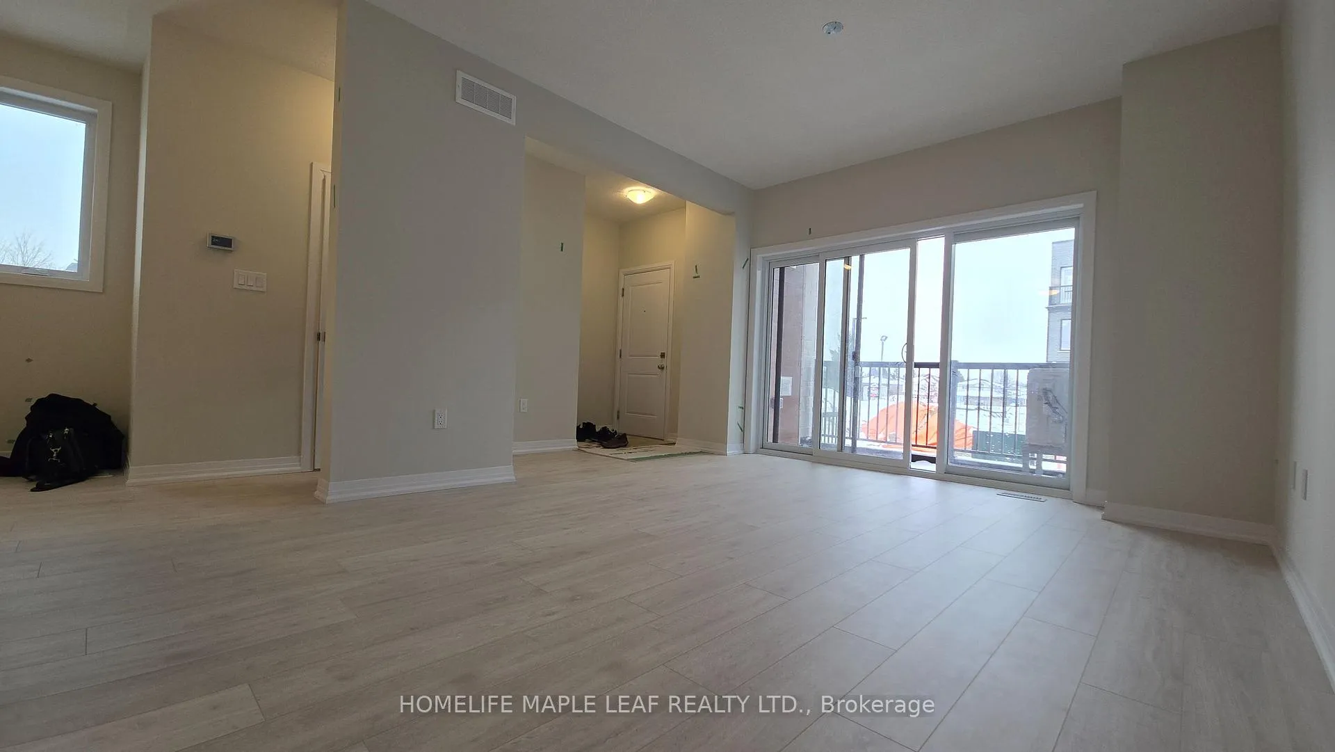 Photo 3 of Unit C060, 525 Erinbrook Drive, Kitchener — HOMEH
