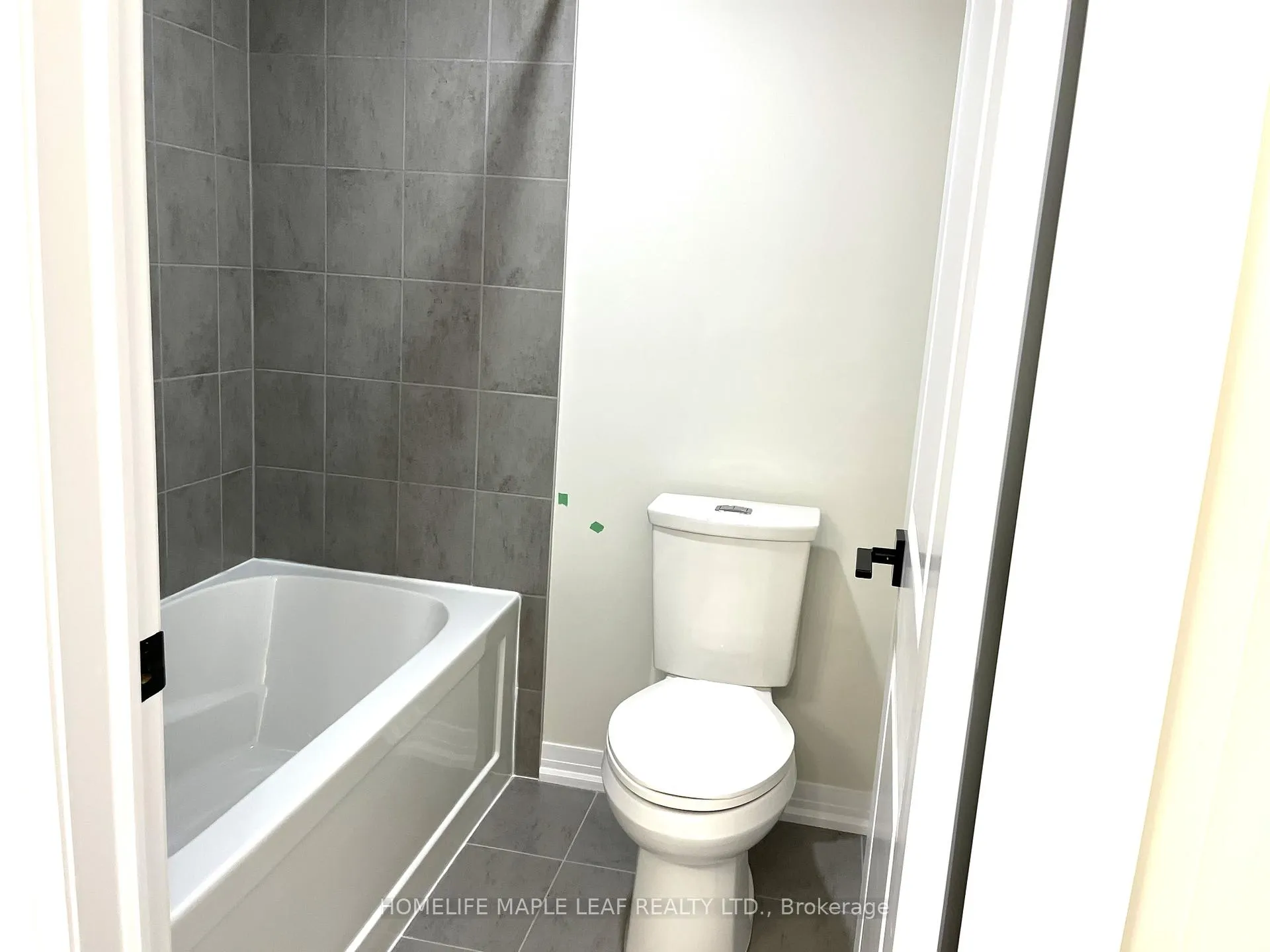 Photo 13 of Unit C060, 525 Erinbrook Drive, Kitchener — HOMEH