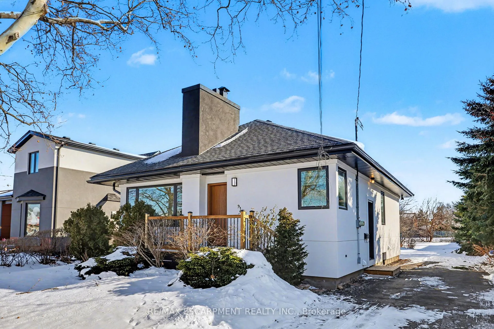 Photo 1 of 10 Norwich Road, Hamilton, Stoney Creek — HOMEH