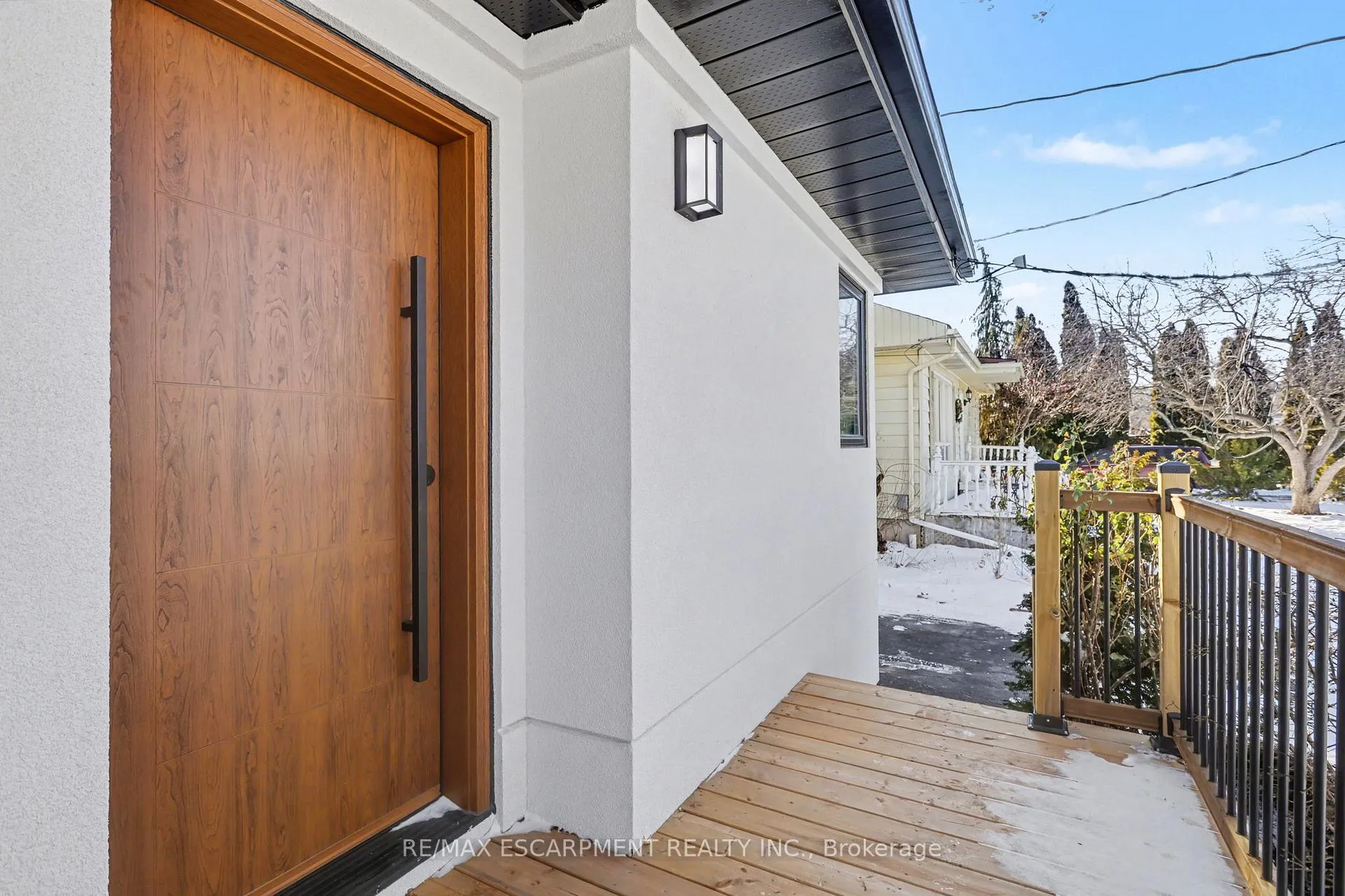 Photo 4 of 10 Norwich Road, Hamilton, Stoney Creek — HOMEH