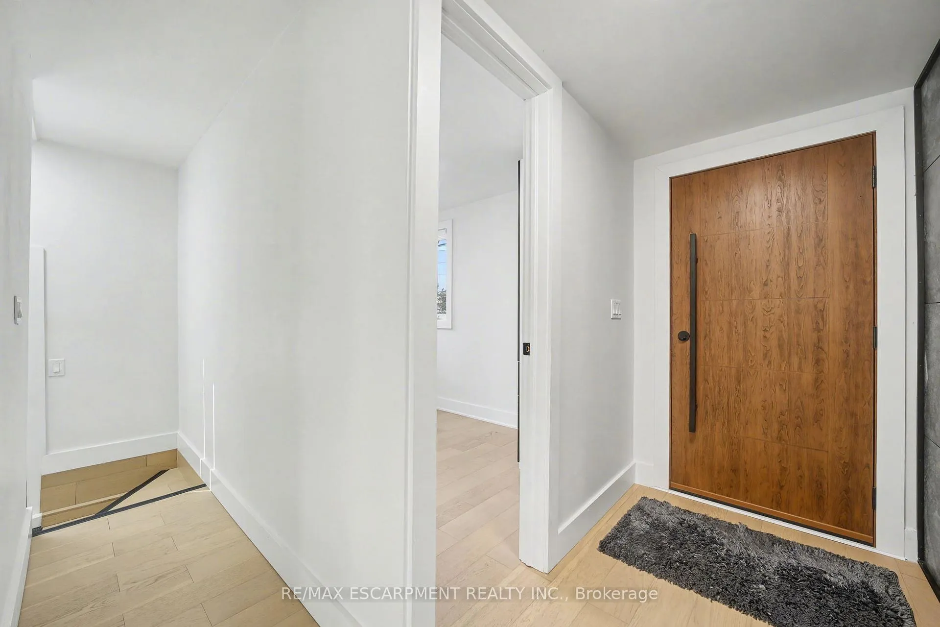Photo 6 of 10 Norwich Road, Hamilton, Stoney Creek — HOMEH