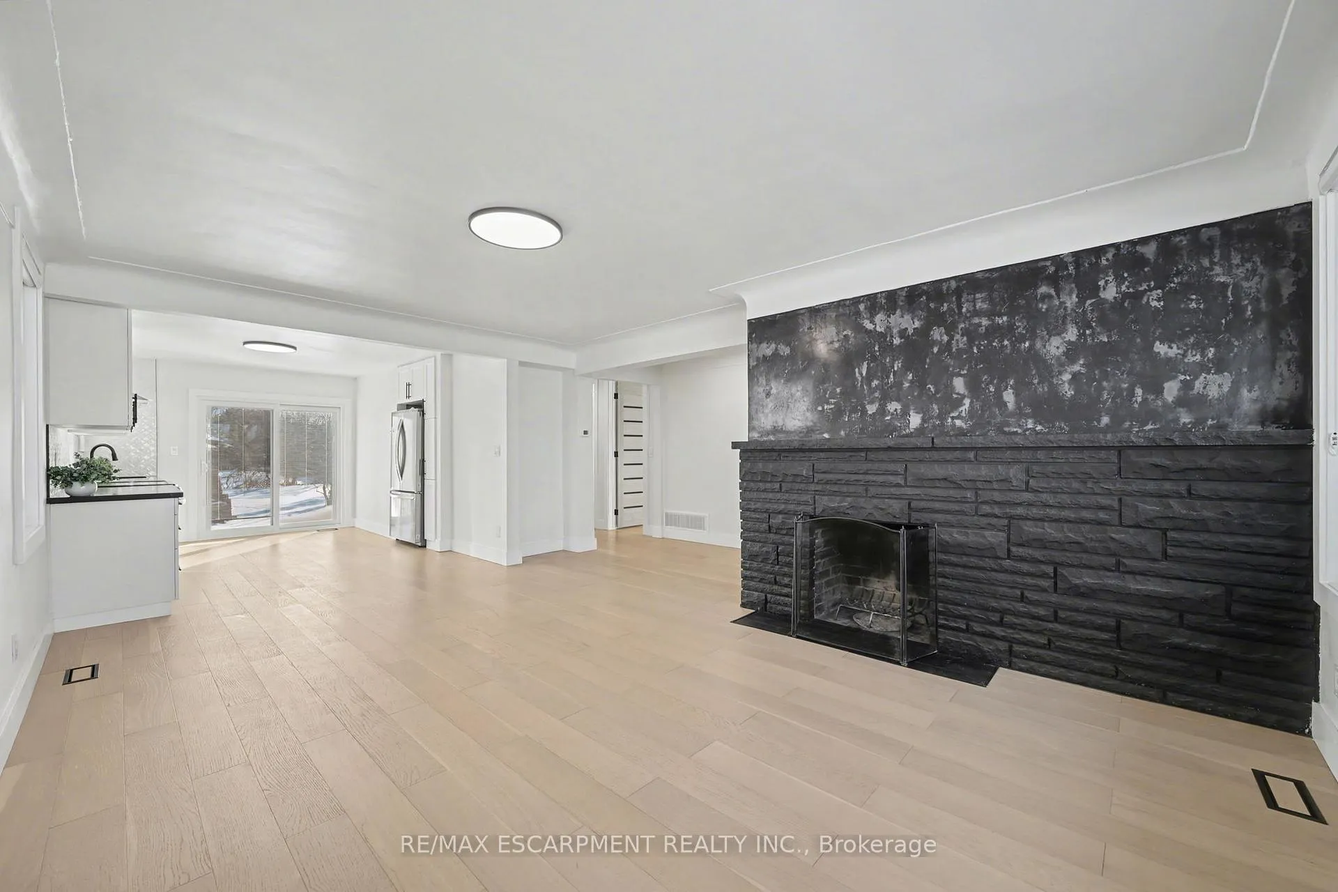Photo 10 of 10 Norwich Road, Hamilton, Stoney Creek — HOMEH