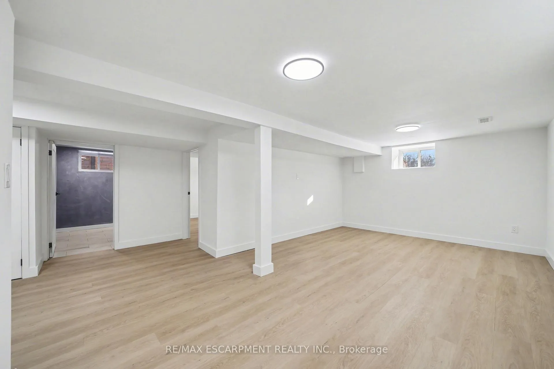 Photo 31 of 10 Norwich Road, Hamilton, Stoney Creek — HOMEH