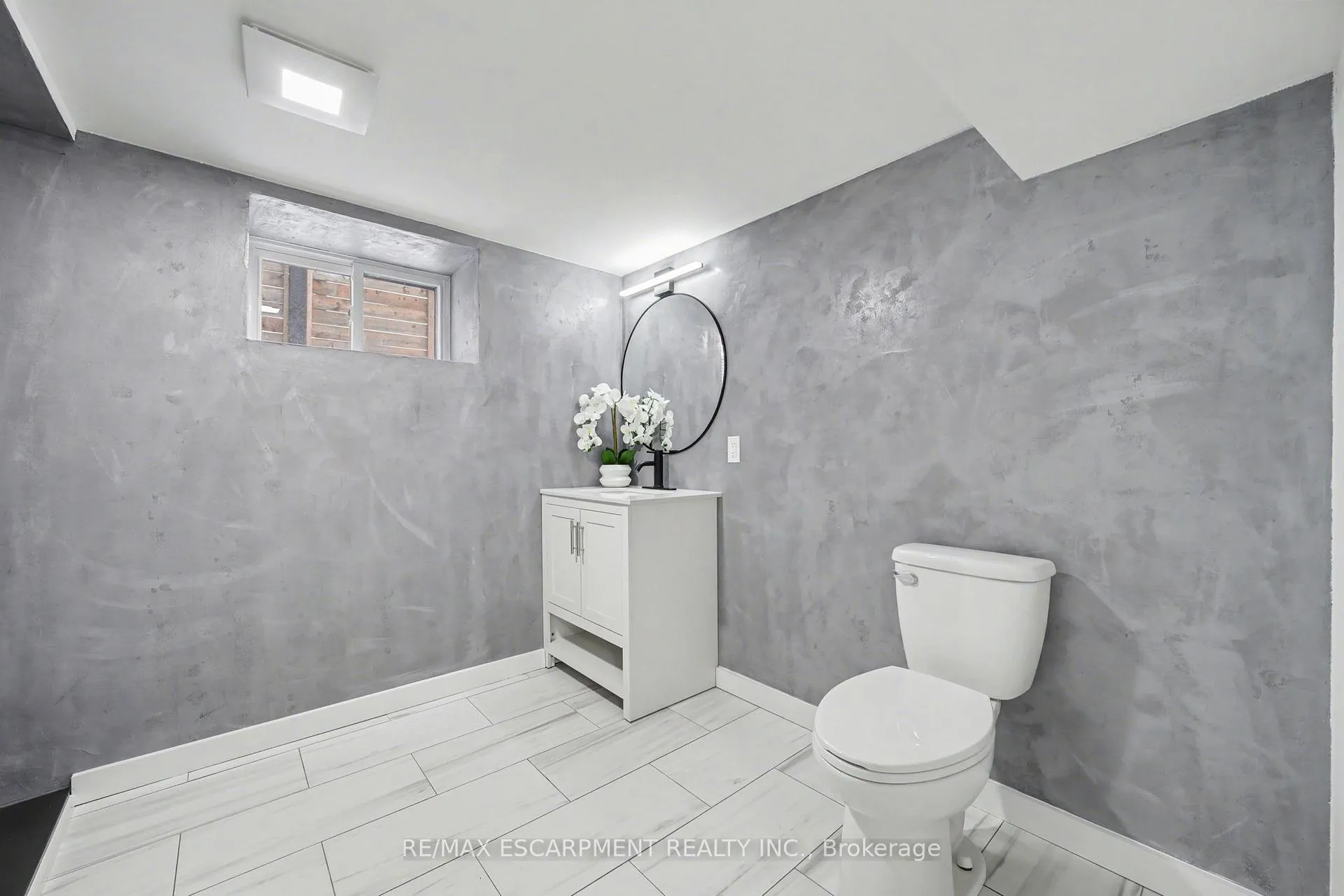 Photo 35 of 10 Norwich Road, Hamilton, Stoney Creek — HOMEH
