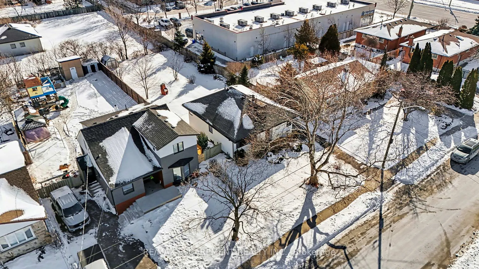 Photo 41 of 10 Norwich Road, Hamilton, Stoney Creek — HOMEH