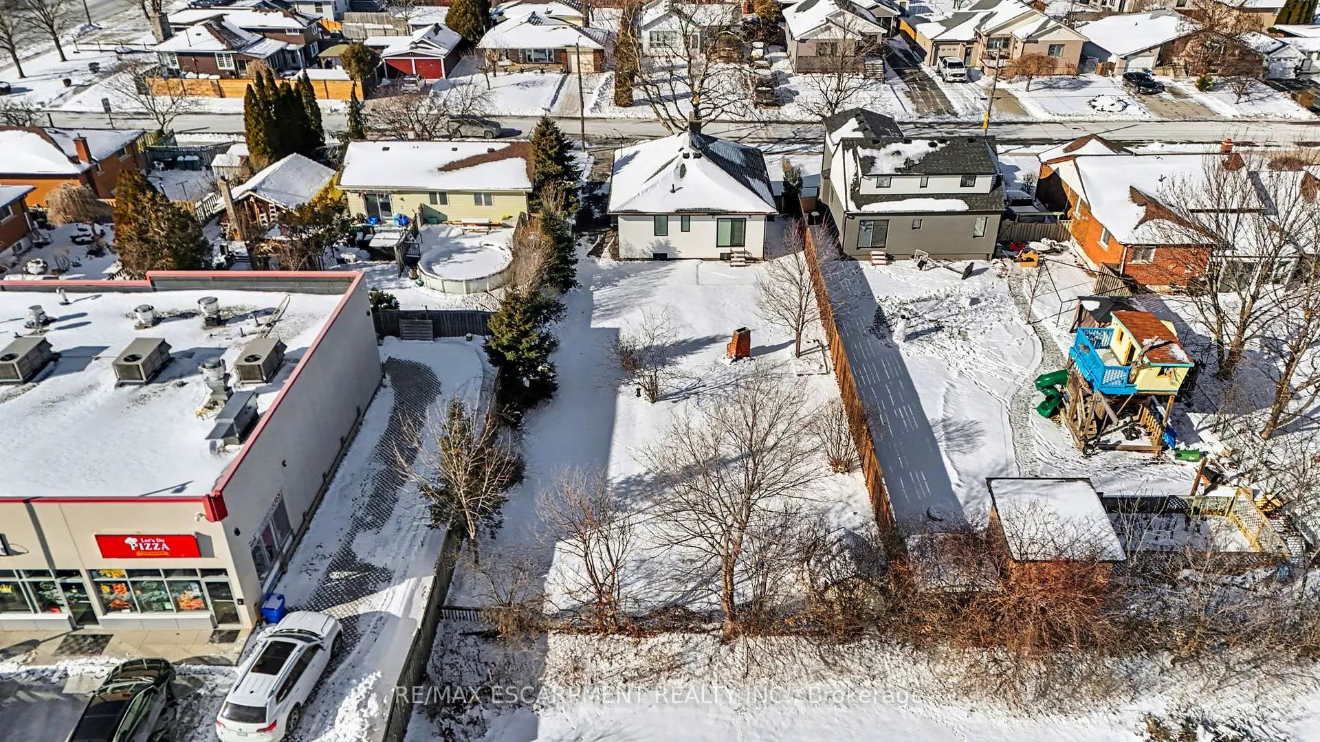 Photo 44 of 10 Norwich Road, Hamilton, Stoney Creek — HOMEH