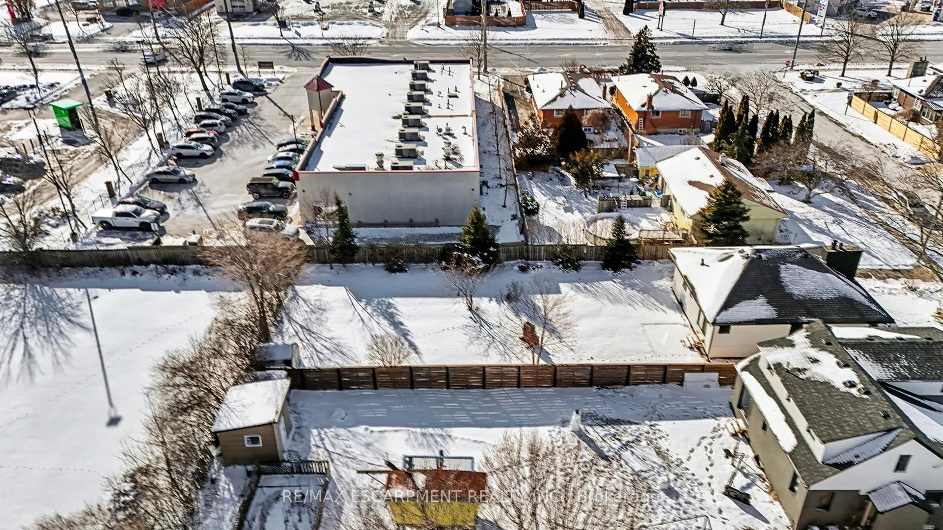 Photo 45 of 10 Norwich Road, Hamilton, Stoney Creek — HOMEH