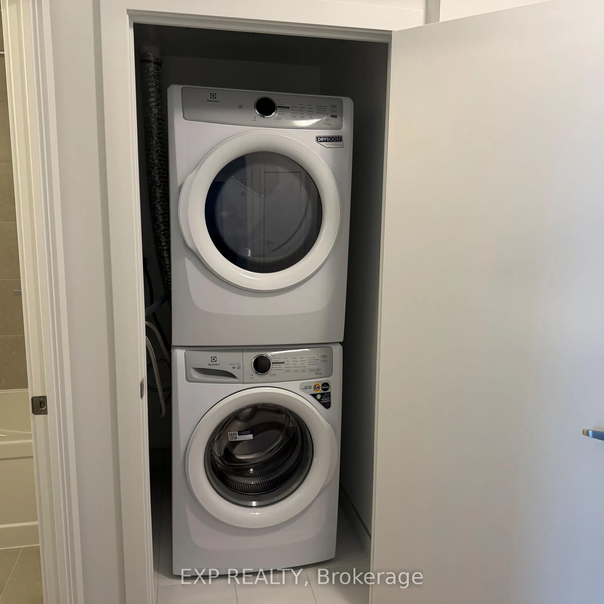 Photo 4 of Unit 409, 2088 James Street, Burlington, Brant — HOMEH