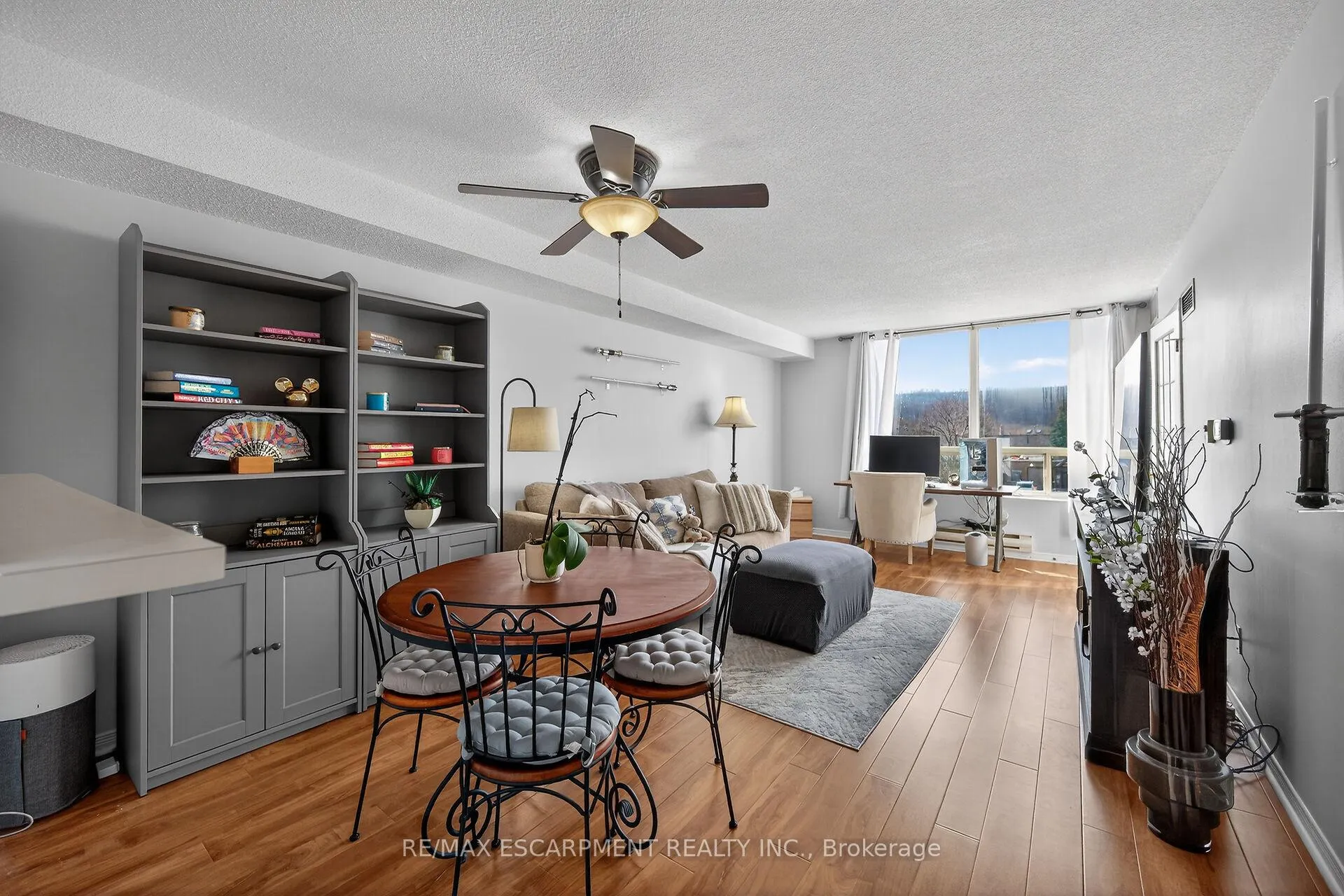 Photo 9 of Unit 301, 495 Highway 8, Hamilton, Stoney Creek — HOMEH
