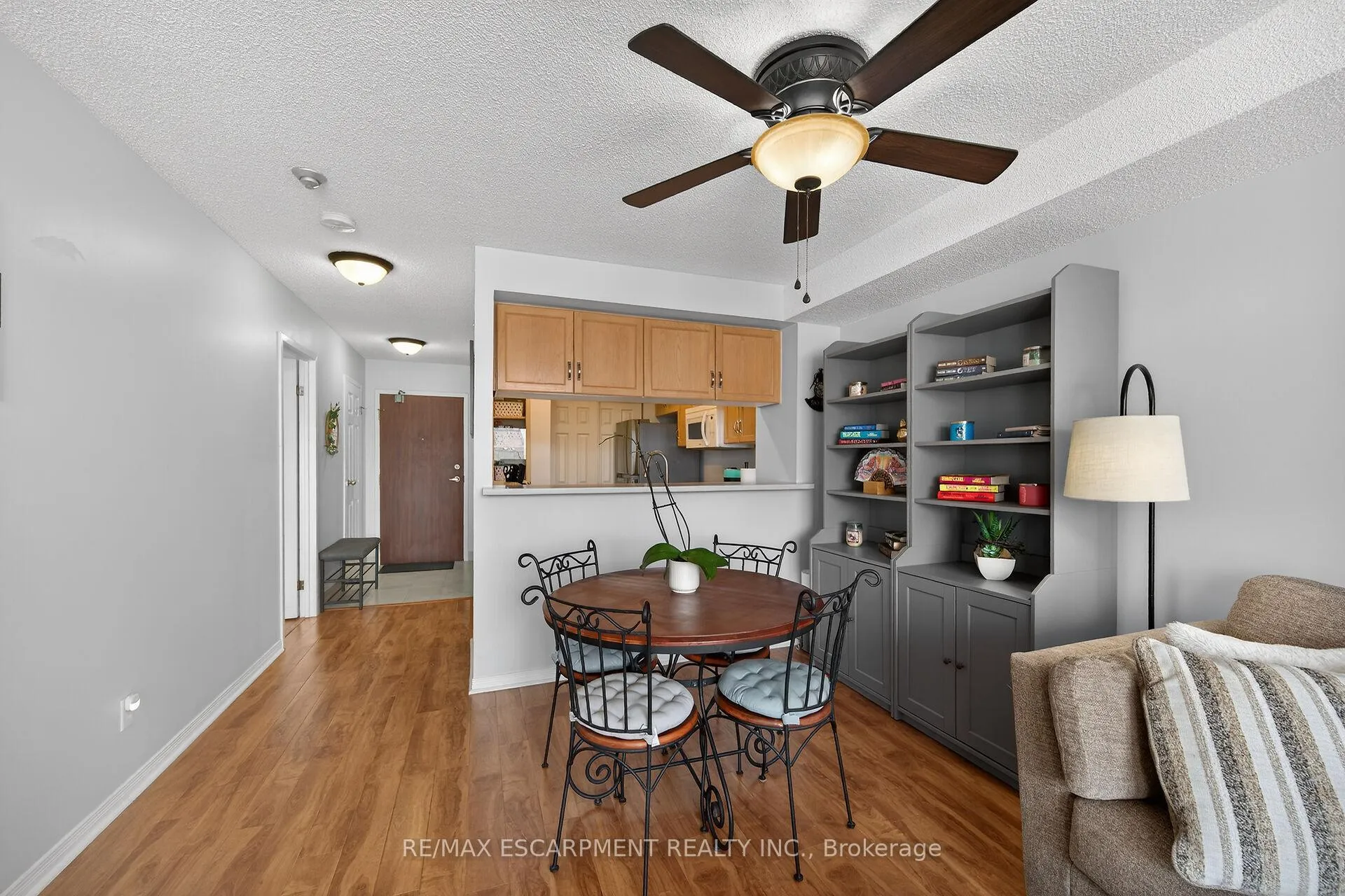 Photo 10 of Unit 301, 495 Highway 8, Hamilton, Stoney Creek — HOMEH