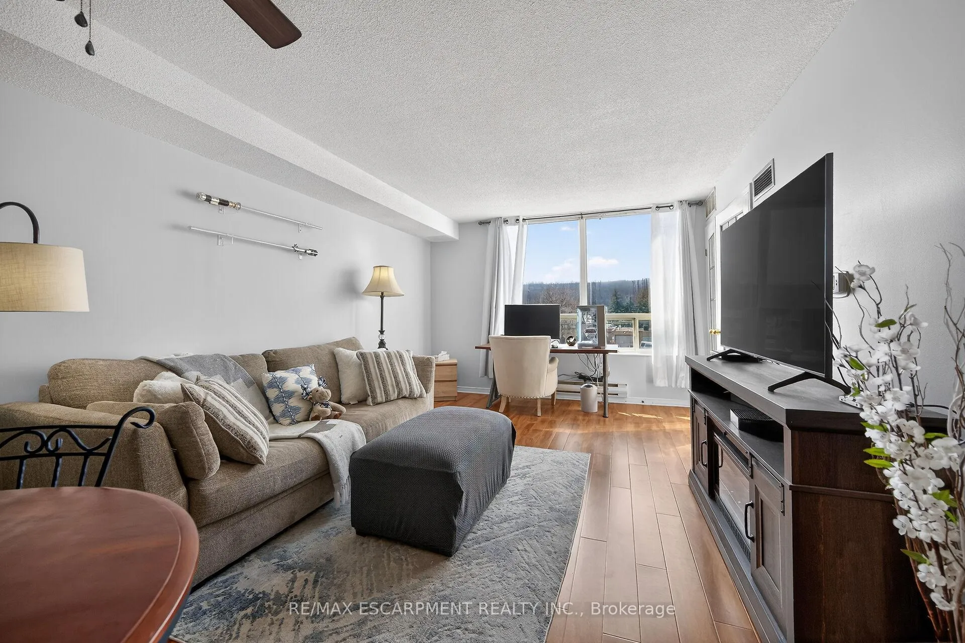 Photo 13 of Unit 301, 495 Highway 8, Hamilton, Stoney Creek — HOMEH