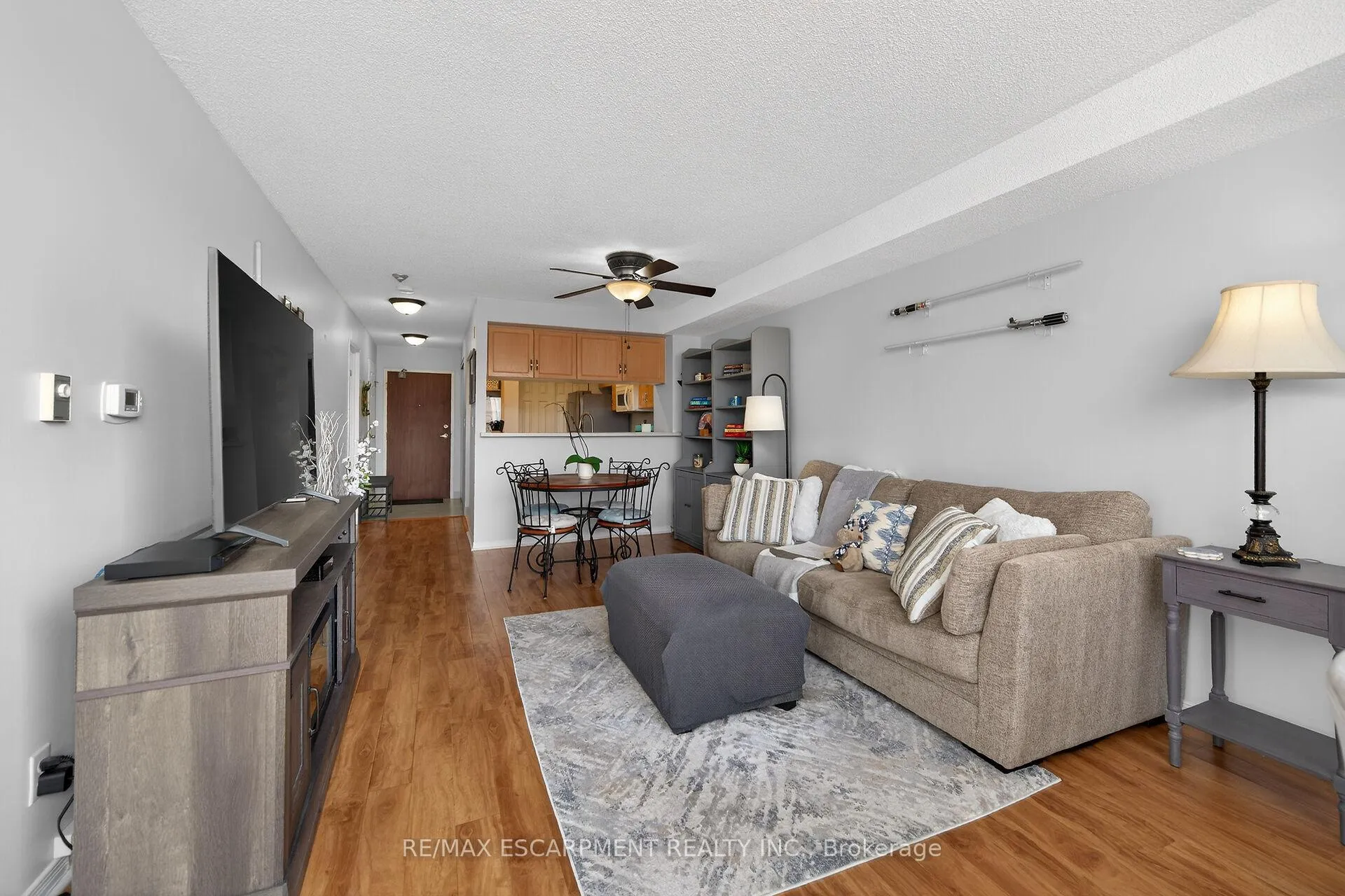 Photo 15 of Unit 301, 495 Highway 8, Hamilton, Stoney Creek — HOMEH